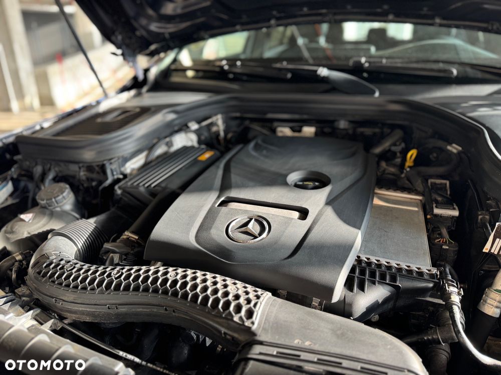 Mercedes-Benz GLC 250 4Matic 9G-TRONIC AMG Line - 14