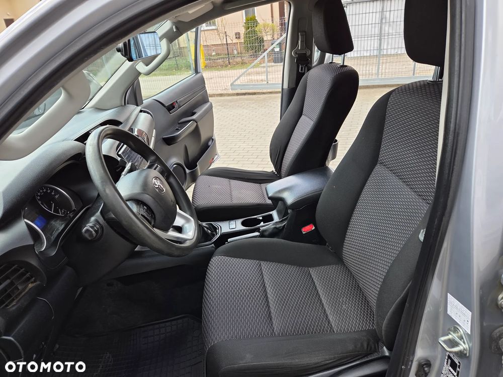 Toyota Hilux 2.4 D-4D Double Cab DLX 4x4 - 14