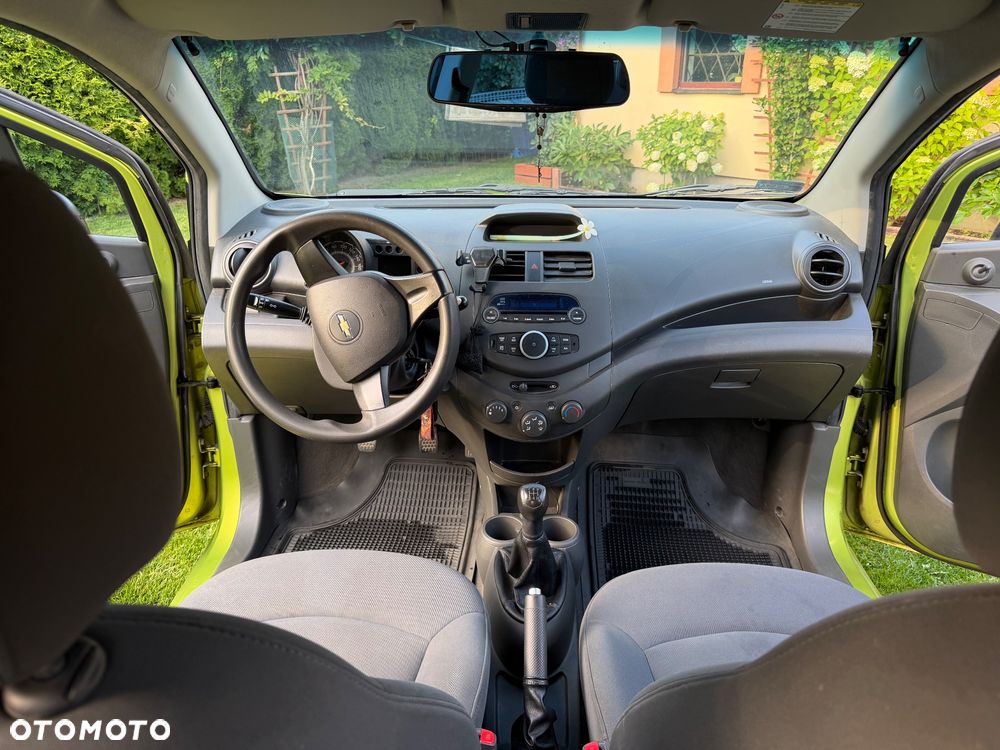 Chevrolet Spark 1.0 Base - 9