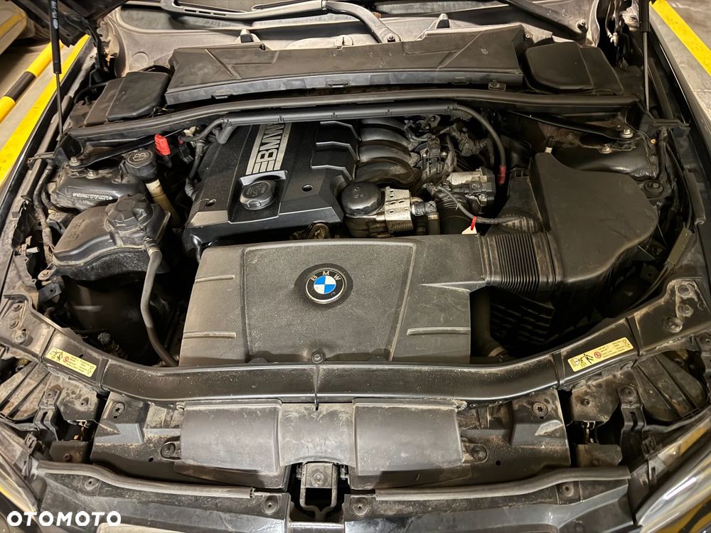 BMW Seria 3 320i - 9