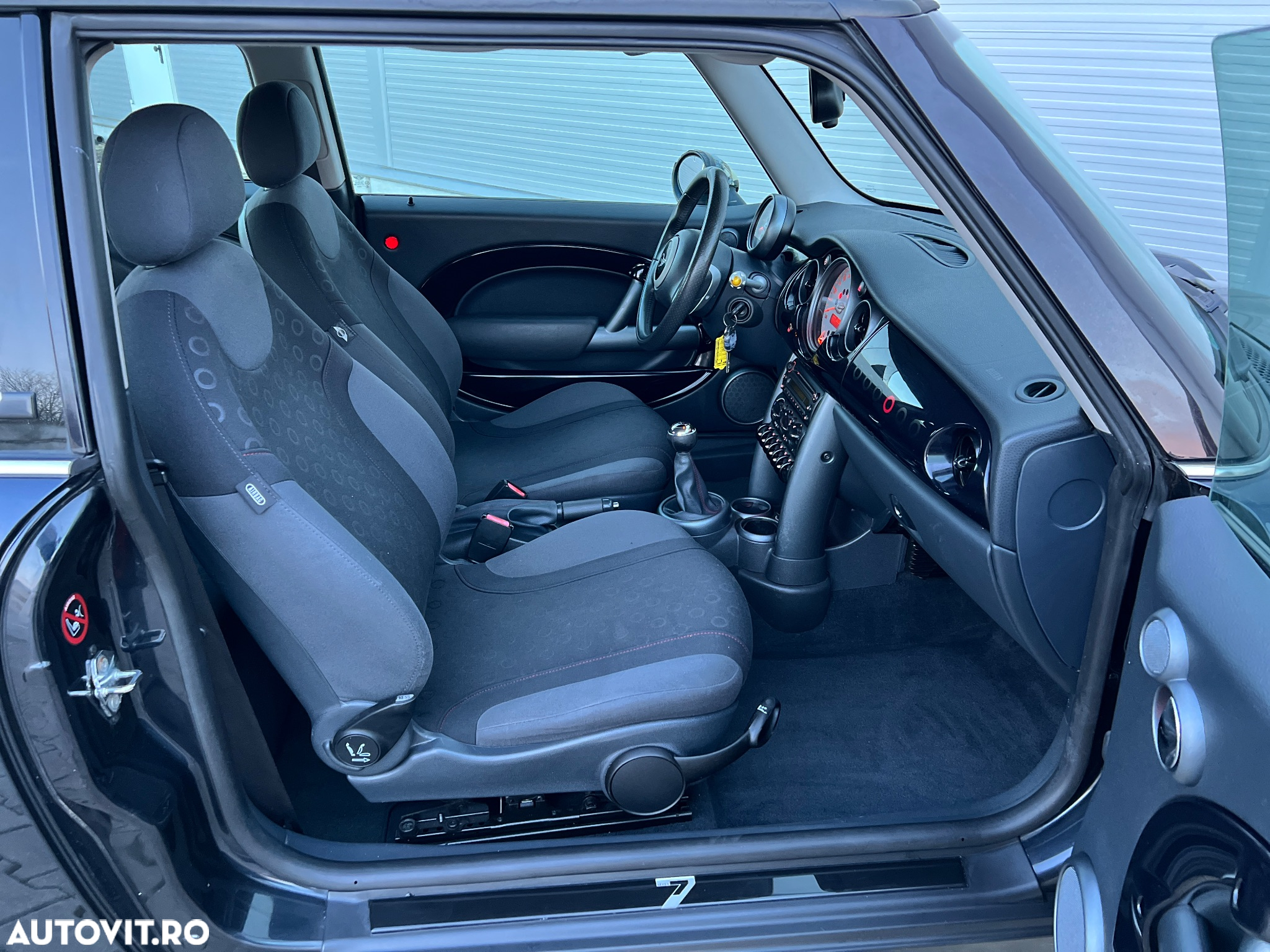 Mini Cooper One - 8