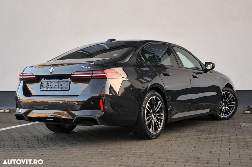 BMW Seria 5 520i Aut. - 4