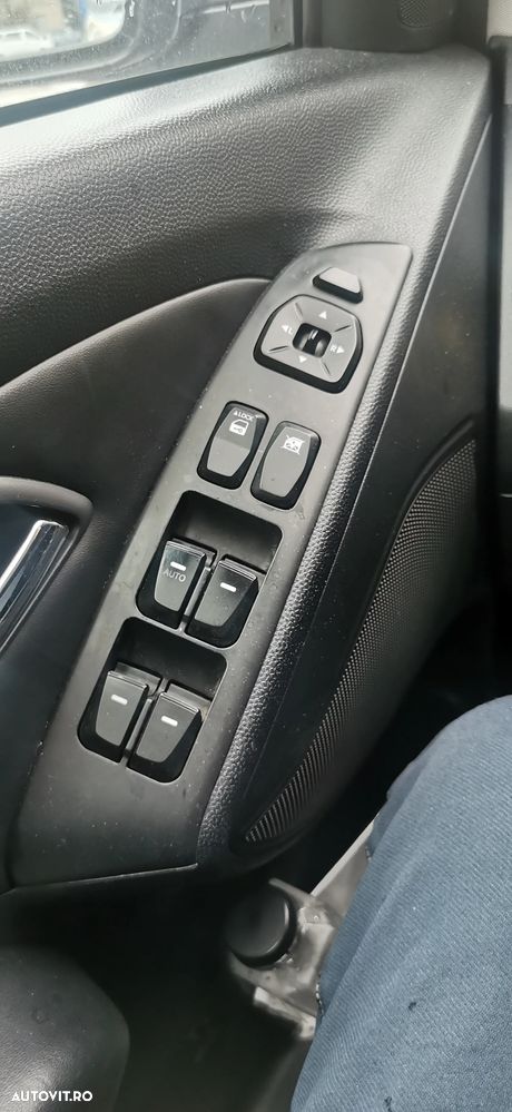 Hyundai ix35 2.0 CRDI 4WD Premium - 8