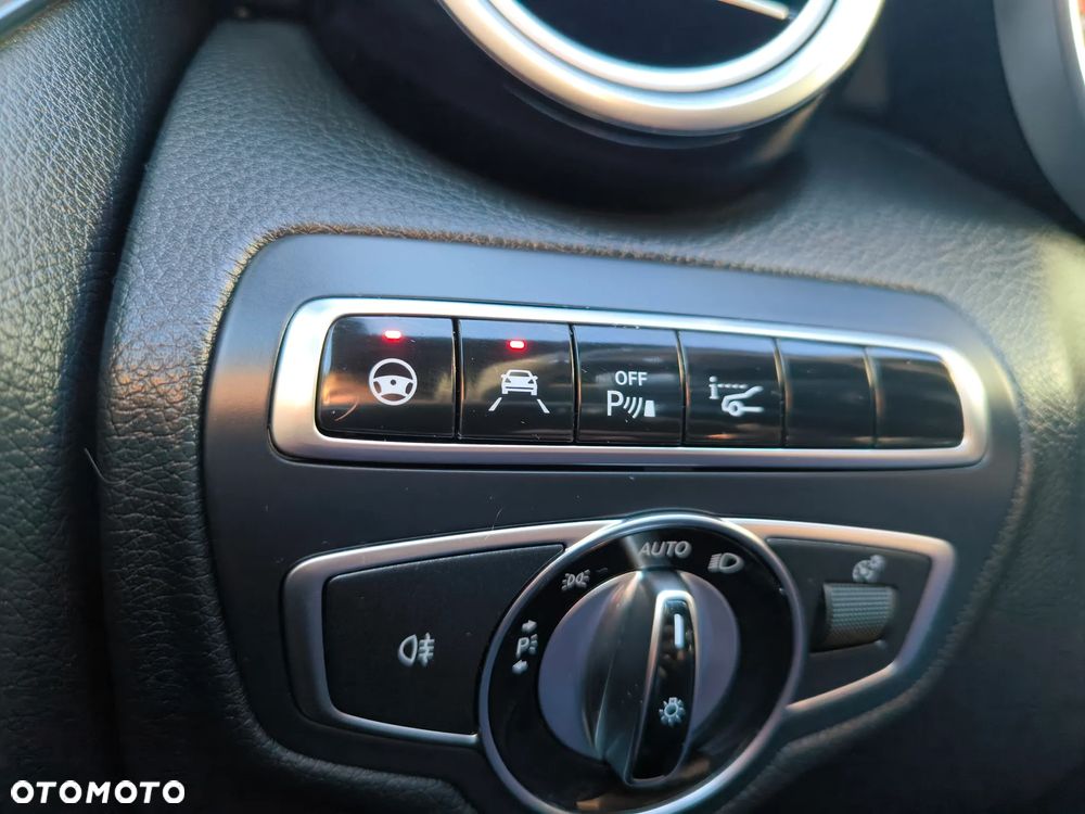 Mercedes-Benz Klasa C AMG 63 S AMG Speedshift 7G-MCT - 22