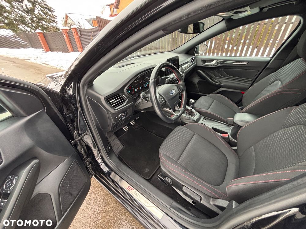 Ford Focus 1.5 EcoBlue Start-Stopp-System ST-LINE - 14