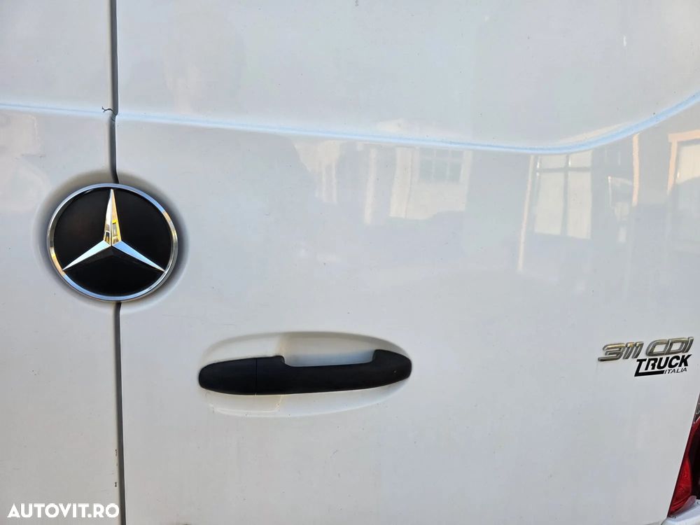 Mercedes-Benz SPRINTER - 25