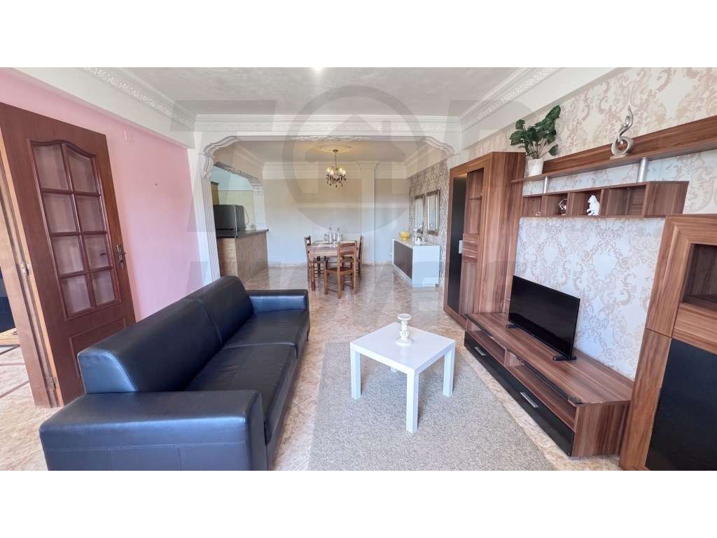 Moradia V5 com Garagem e Terraço em Alte (Loulé) - 515.000€ - Grande imagem: 2/37