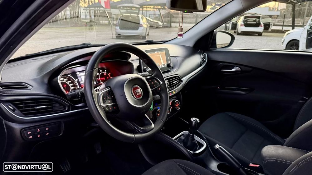 Fiat Tipo Station Wagon 1.3 M-Jet Lounge Tech - 30