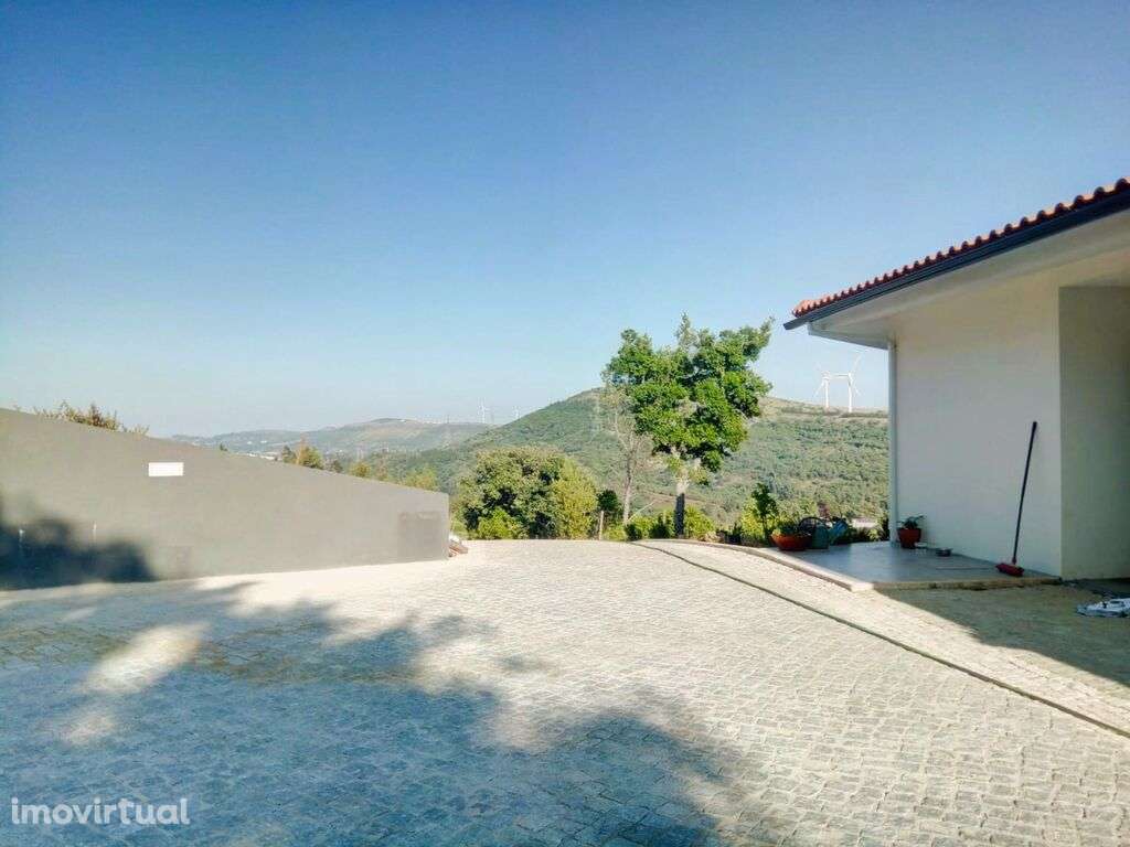 Quinta inserida no seio de uma floresta - Grande imagem: 2/33