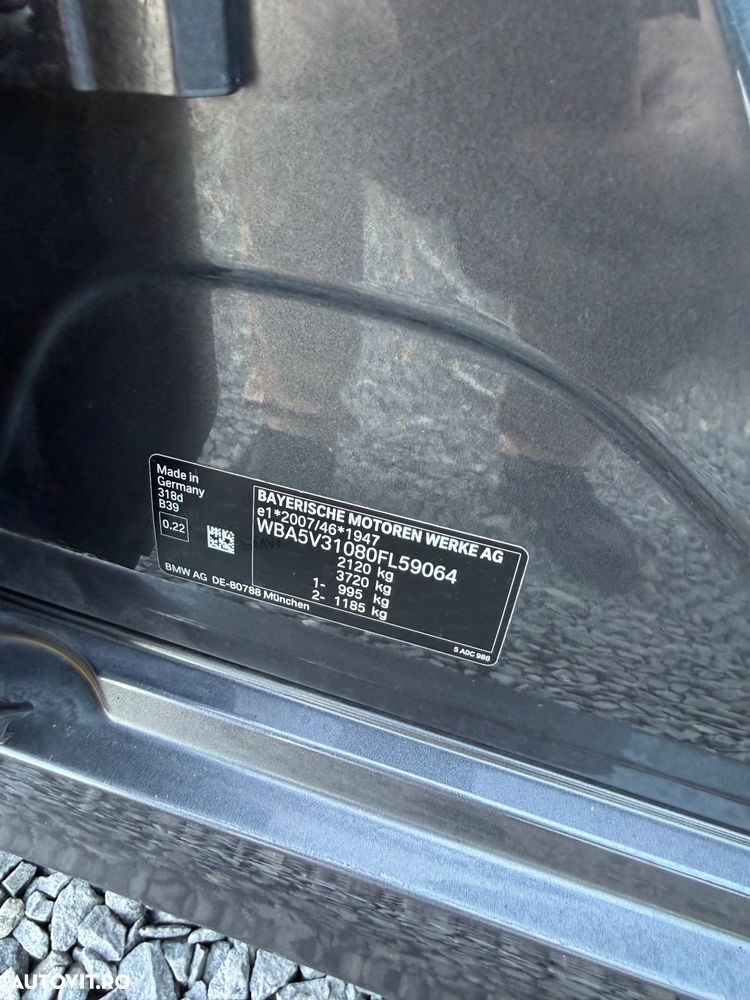 BMW Seria 3 318d Aut. M Sport - 16