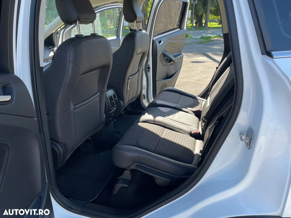 Ford Kuga 2.0 TDCi 4WD Powershift Titanium - 8