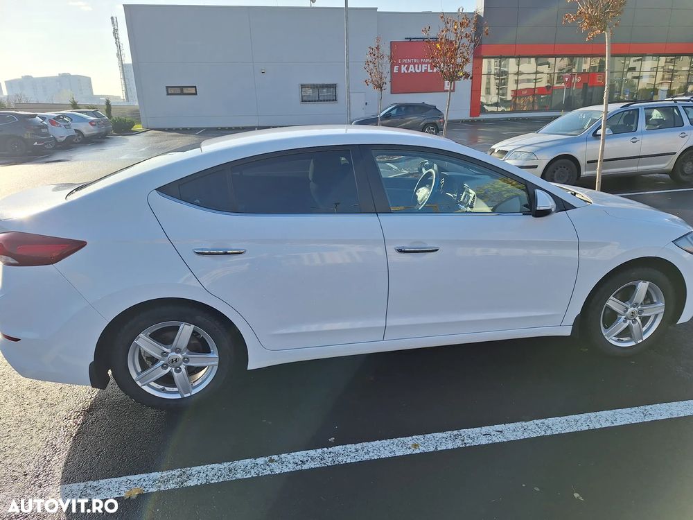 Hyundai Elantra 1.6 MPi Highway - 4