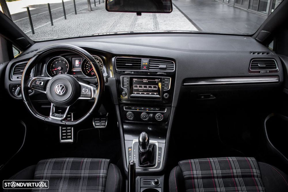 VW Golf 2.0 TSi GTi DSG - 39