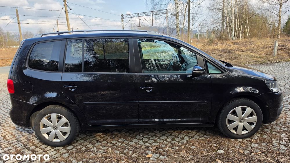 Volkswagen Touran 2.0 TDI DPF DSG Comfortline - 4