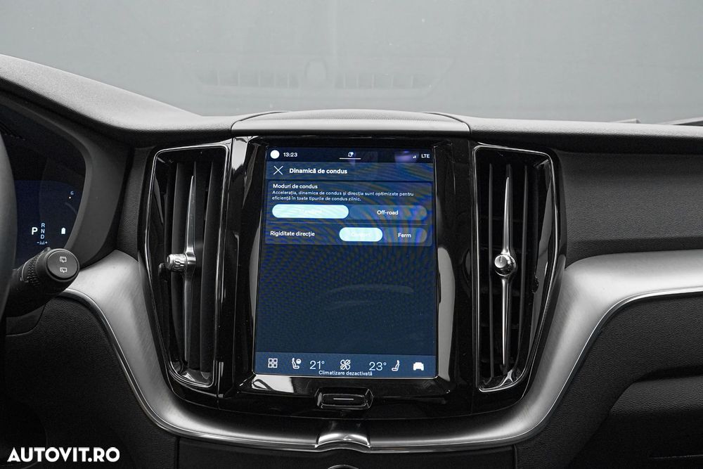 Volvo XC 60 B4 MHEV Momentum Pro - 23