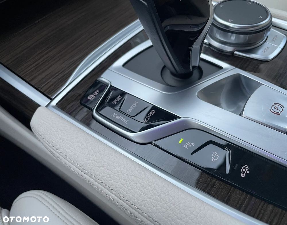 BMW Seria 7 730d xDrive - 36