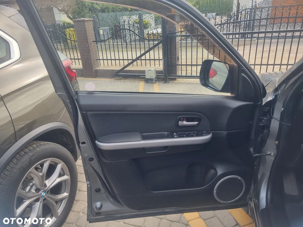 Suzuki Grand Vitara 1.9 DDiS Comfort DPF - 29