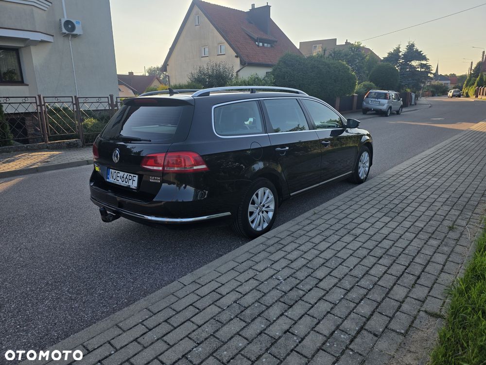 Volkswagen Passat - 4