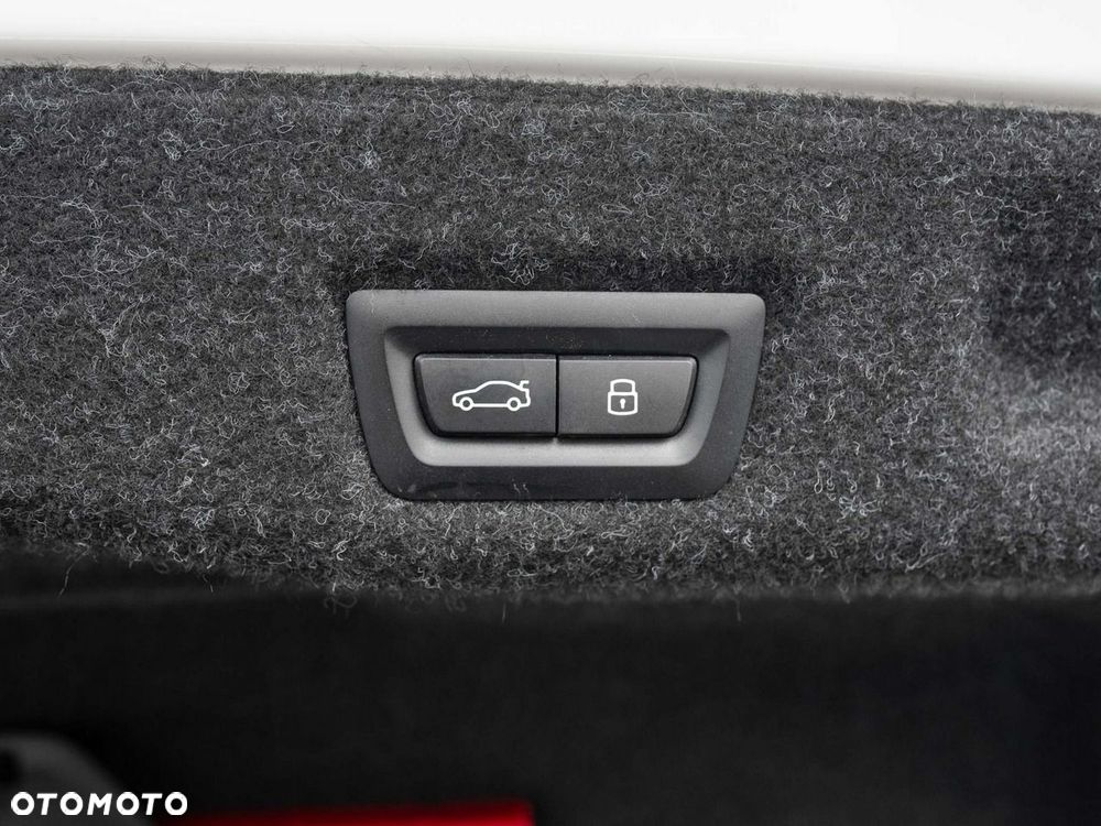 BMW Seria 5 520d mHEV M Sport - 29