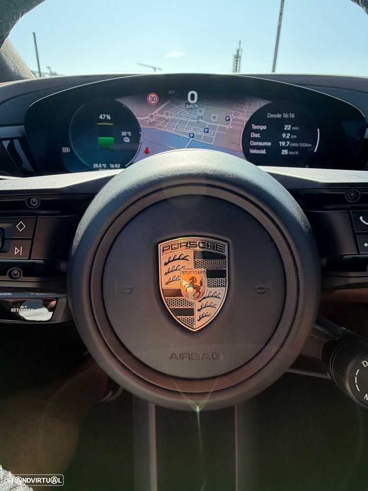 Porsche Macan Electric Turbo - 12