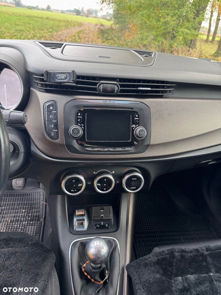 Alfa Romeo Giulietta 1.4 TB Distinctive - 16