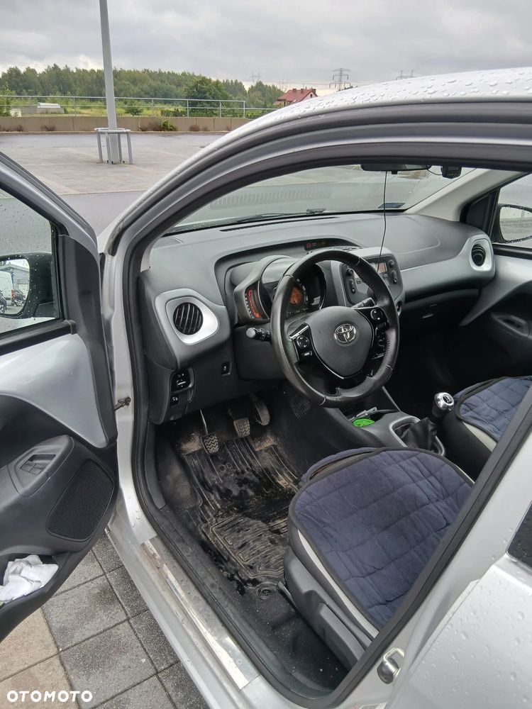 Toyota Aygo x-play - 4