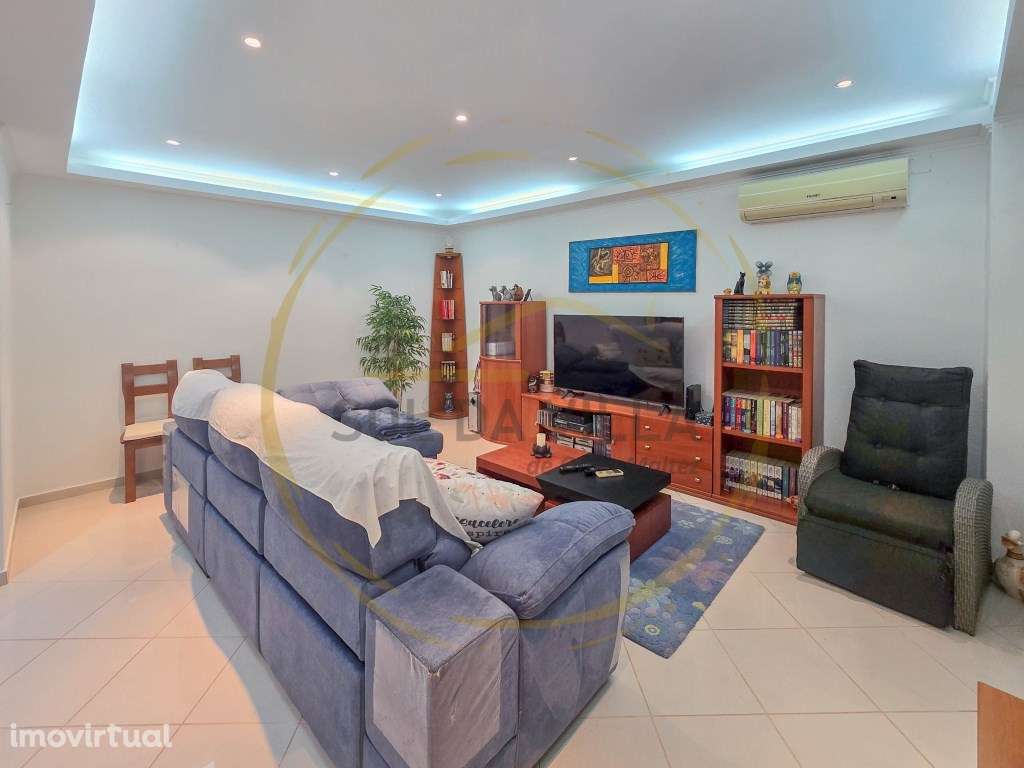 Moradia Geminada T3+2 com garagem - Quinta do Conde - 395.000€ - Grande imagem: 4/30