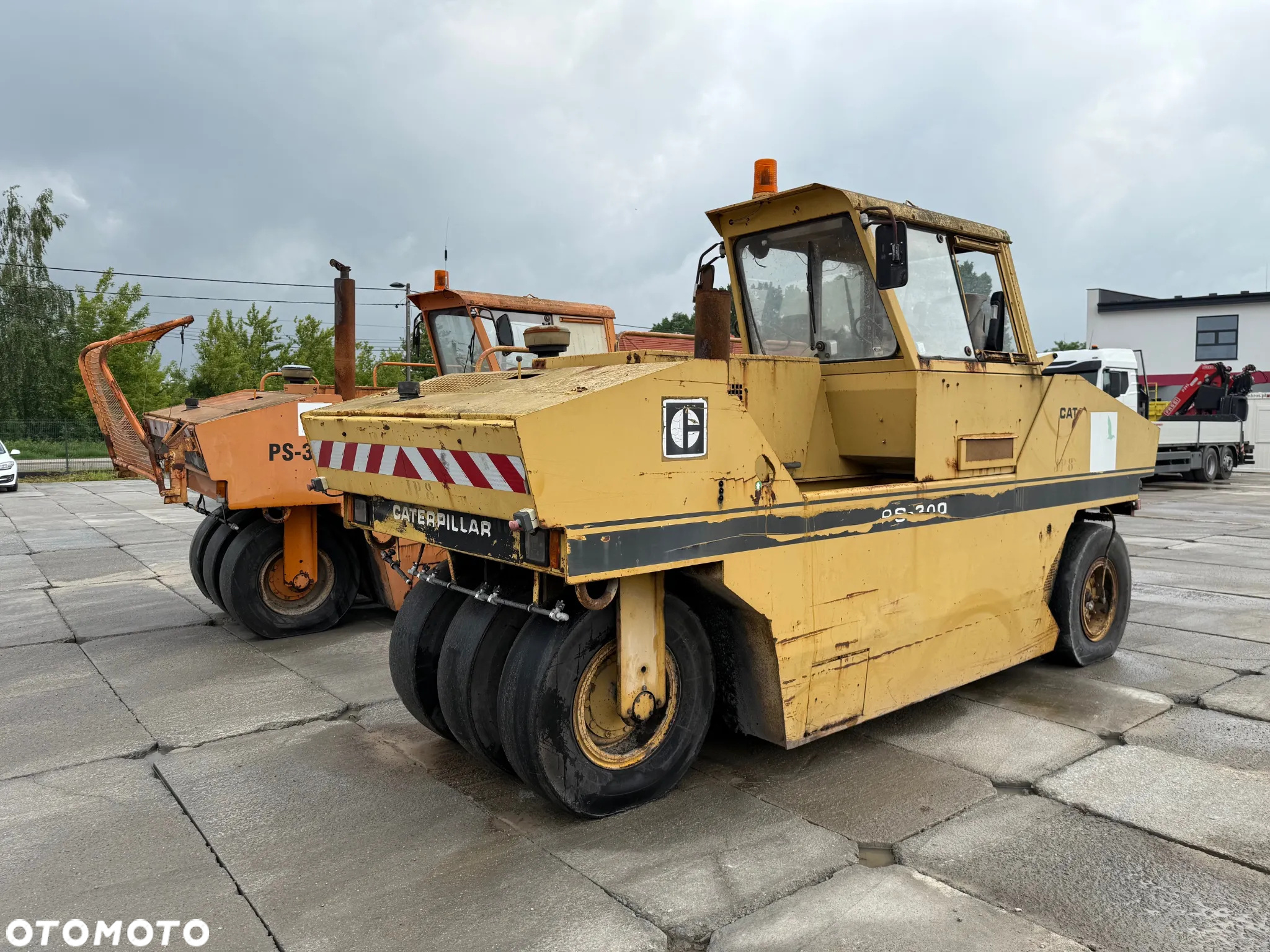 Caterpillar PS300 Walec Koła Gumowe - 6