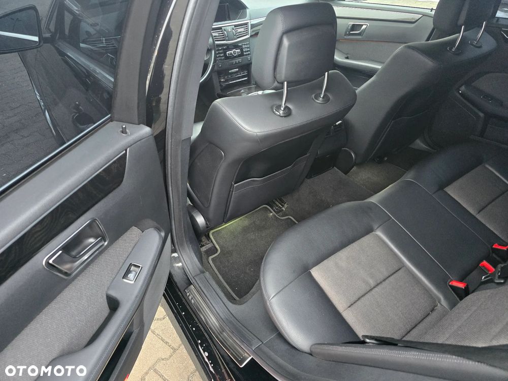 Mercedes-Benz Klasa E 200 CGI BlueEFFICIENCY Automatik - 12