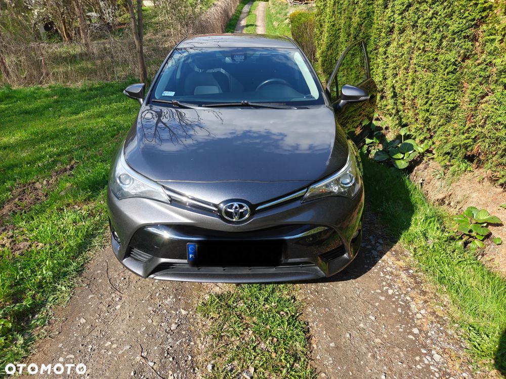 Toyota Avensis 1.6 D-4D Active - 3