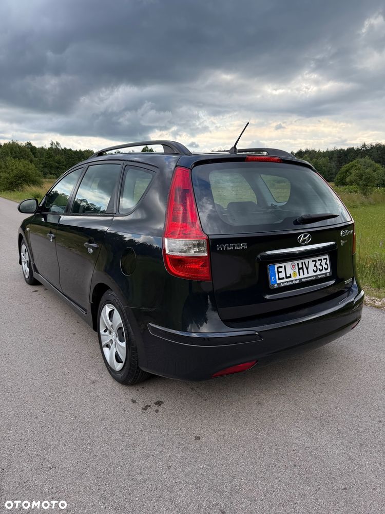 Hyundai i30 i30cw 1.6 CRDi FIFA WM Edition - 6