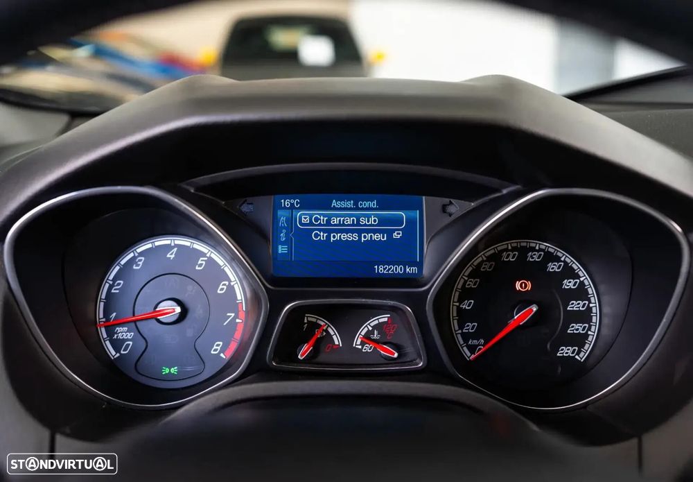 Ford Focus 2.0 EcoBoost ST c/ Pack Pele Desportiva - 47