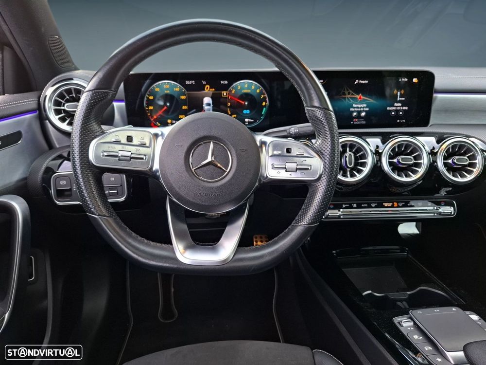 Mercedes-Benz A 250 e AMG Line - 13