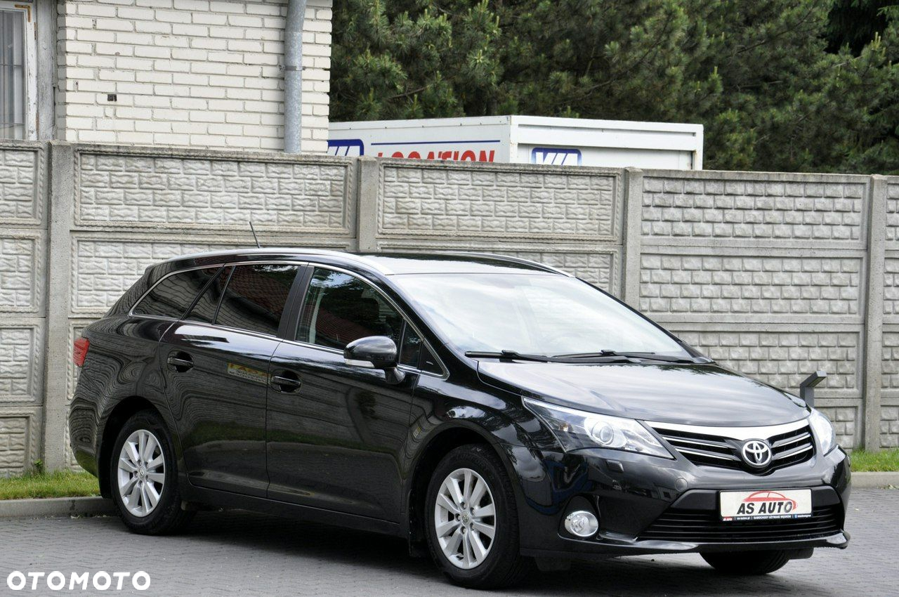 Toyota Avensis 1.8 Sol - 28