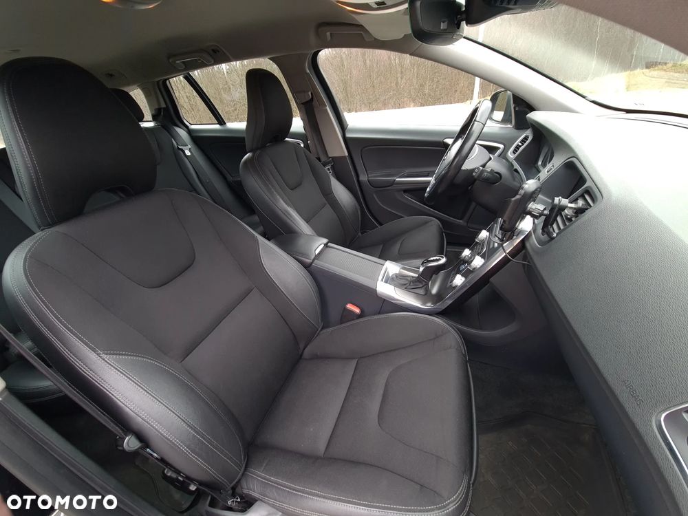 Volvo V60 D4 Drive-E Momentum - 21