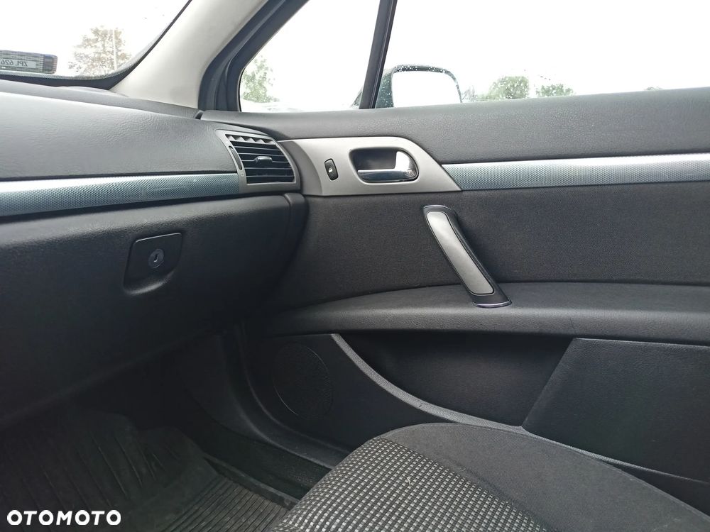 Peugeot 407 - 12