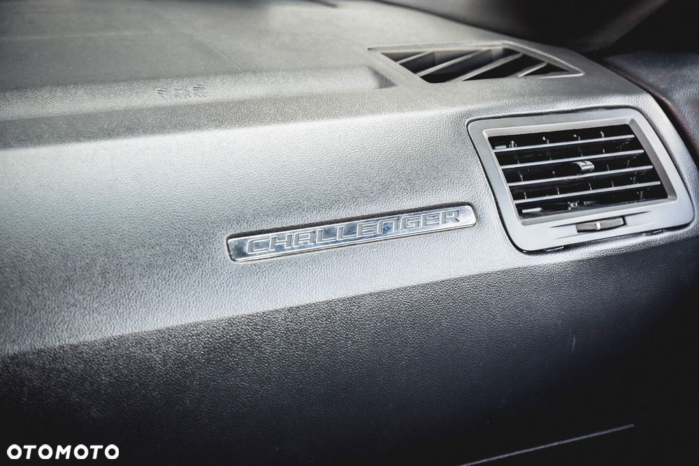 Dodge Challenger - 18