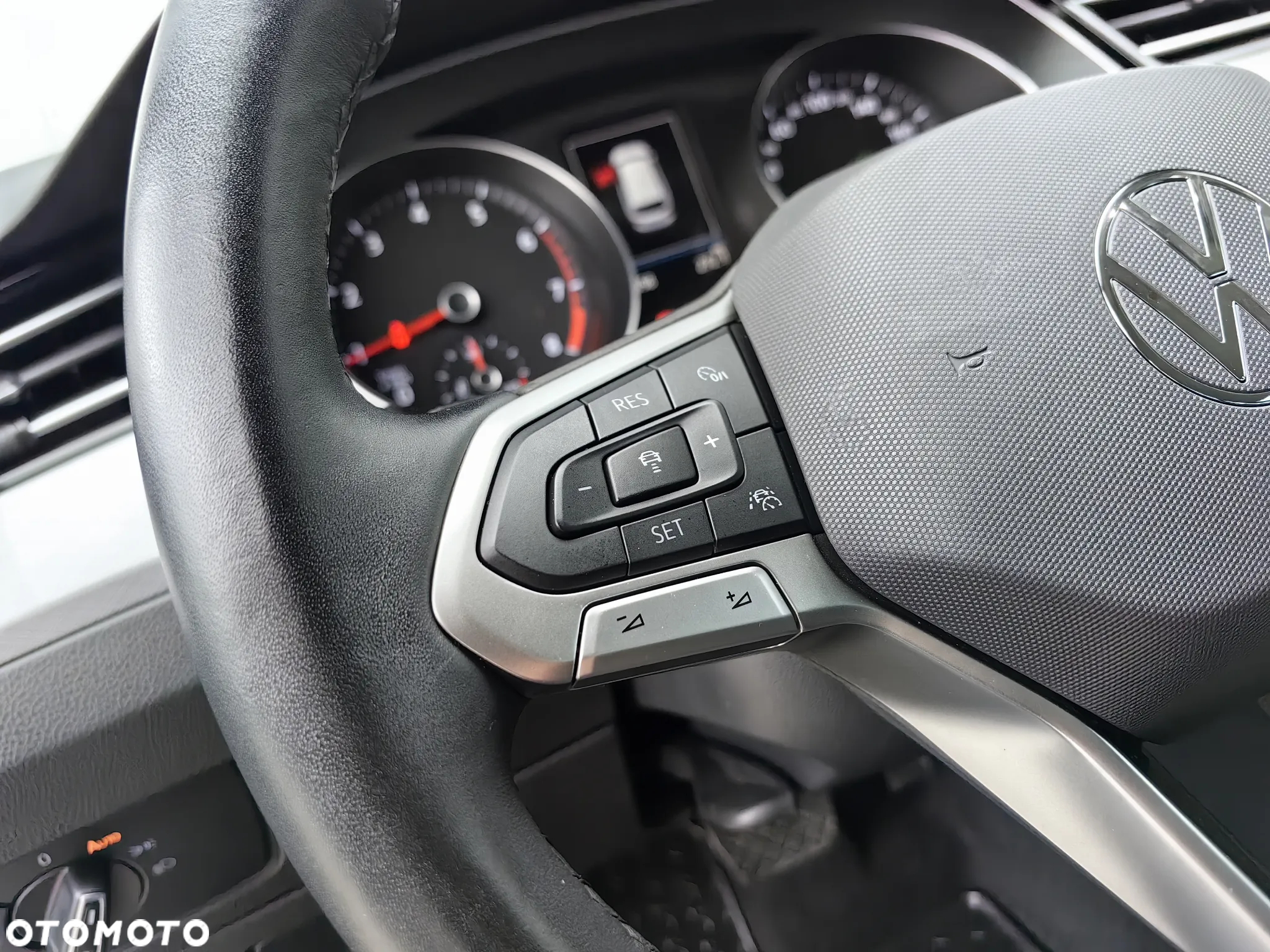 Volkswagen Passat Variant 1.5 TSI OPF DSG Highline - 23