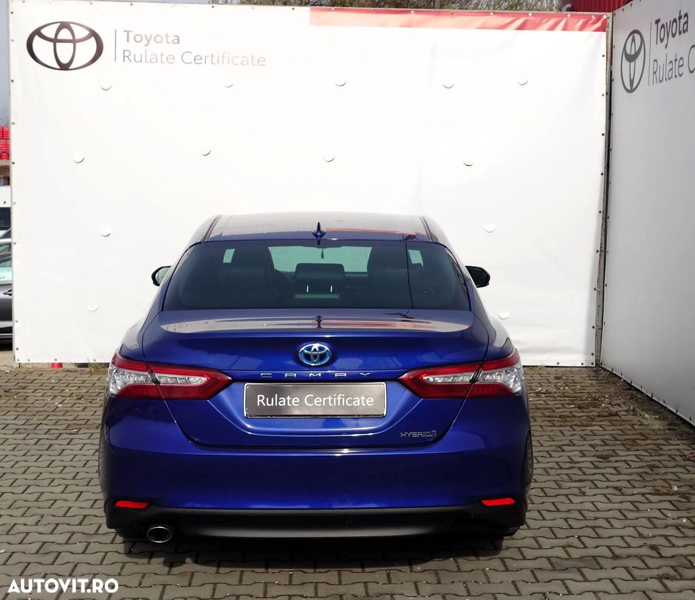 Toyota Camry 2.5 Exclusive - 6