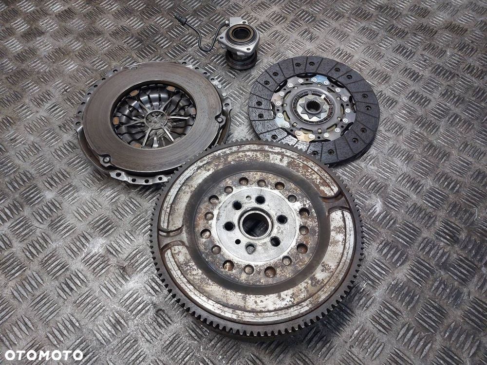 KOŁO DWUMASOWE + TARCZA + DOCISK + ŁOŻYSKO OPOROWE OPEL ASTRA J 2.0 CDTI - 6