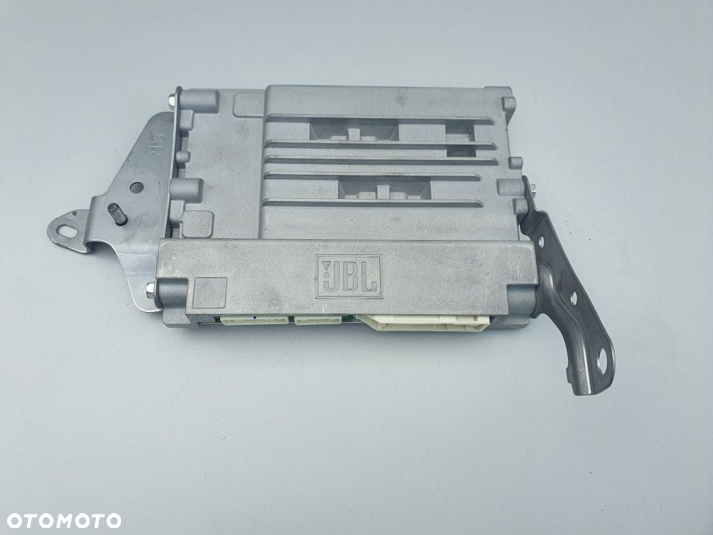 TOYOTA RAV4 V 86280.42100 wzmacniacz audio JBL 19-25 - 4