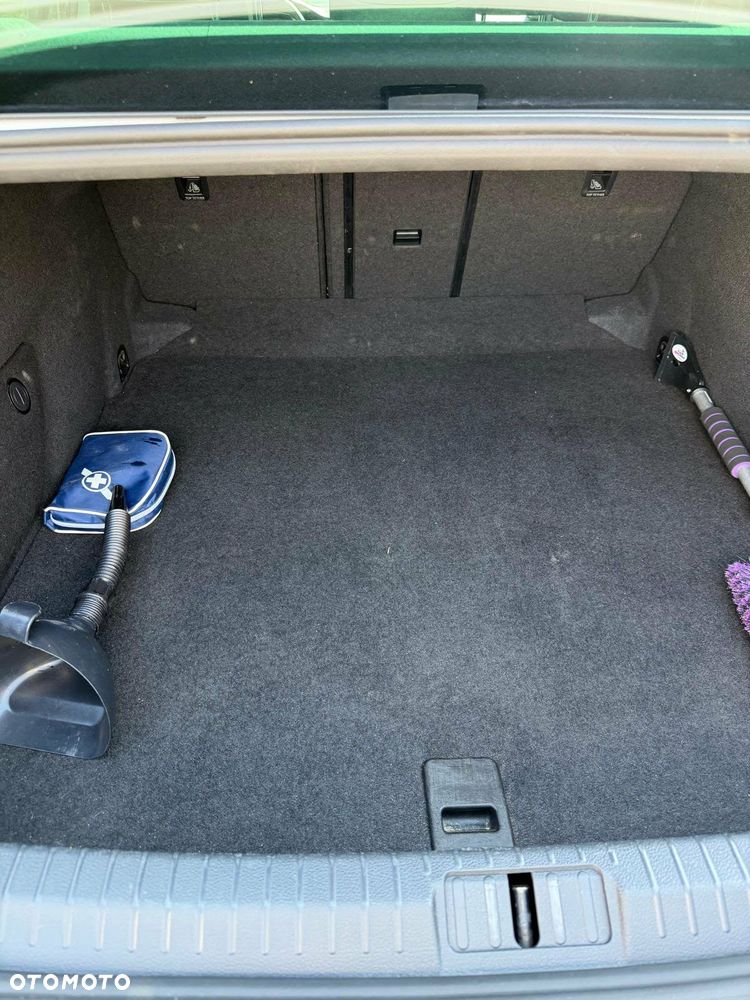 Volkswagen Passat - 17