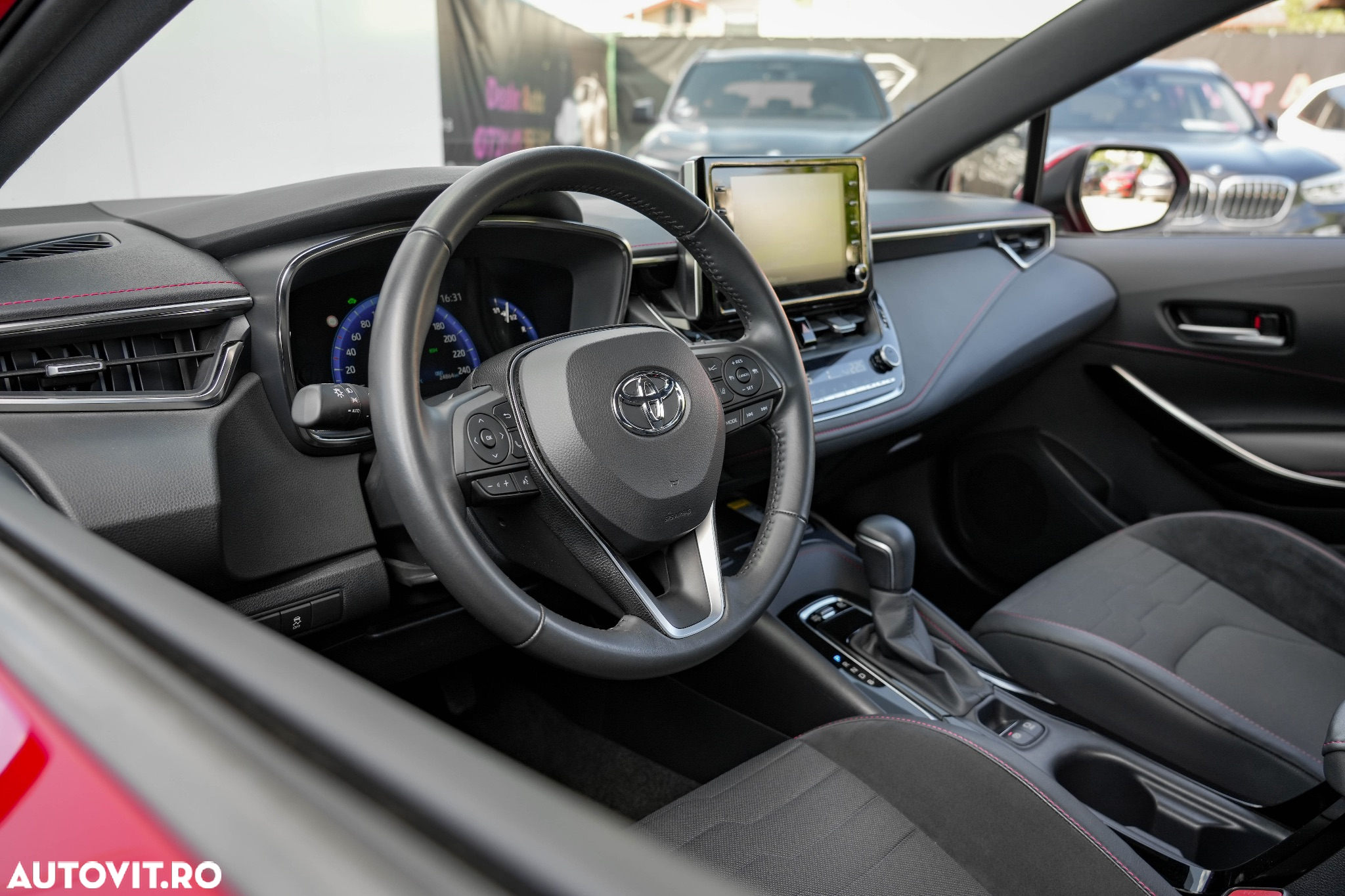 Toyota Corolla 1.8 Hybrid GR Sport - 24