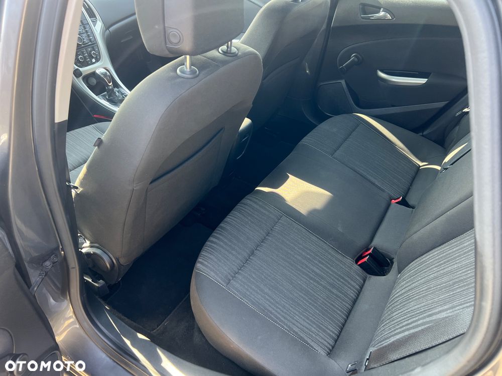 Opel Astra 1.6 Design Edition - 12