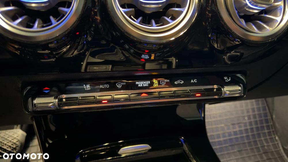 Mercedes-Benz Klasa A 220 4-Matic Progressive 7G-DCT - 13