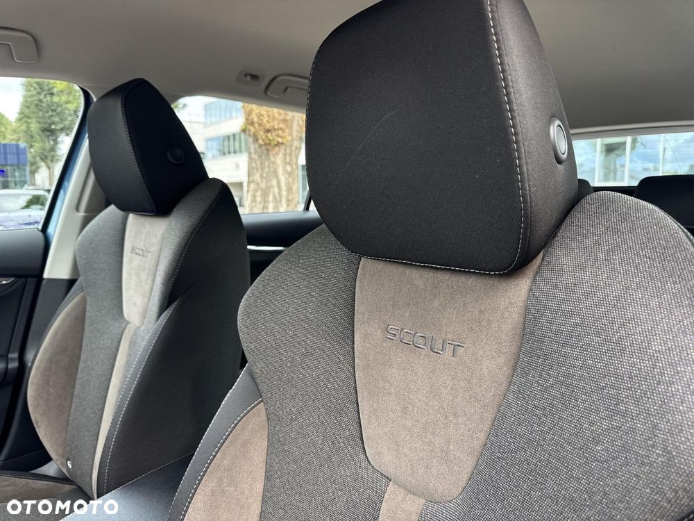 Skoda Octavia 2.0 TDI 4x4 Scout DSG - 13