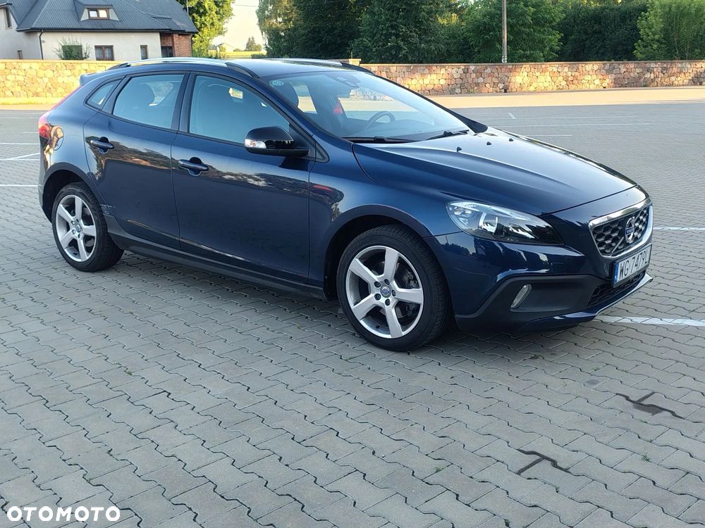 Volvo V40 Cross Country - 12