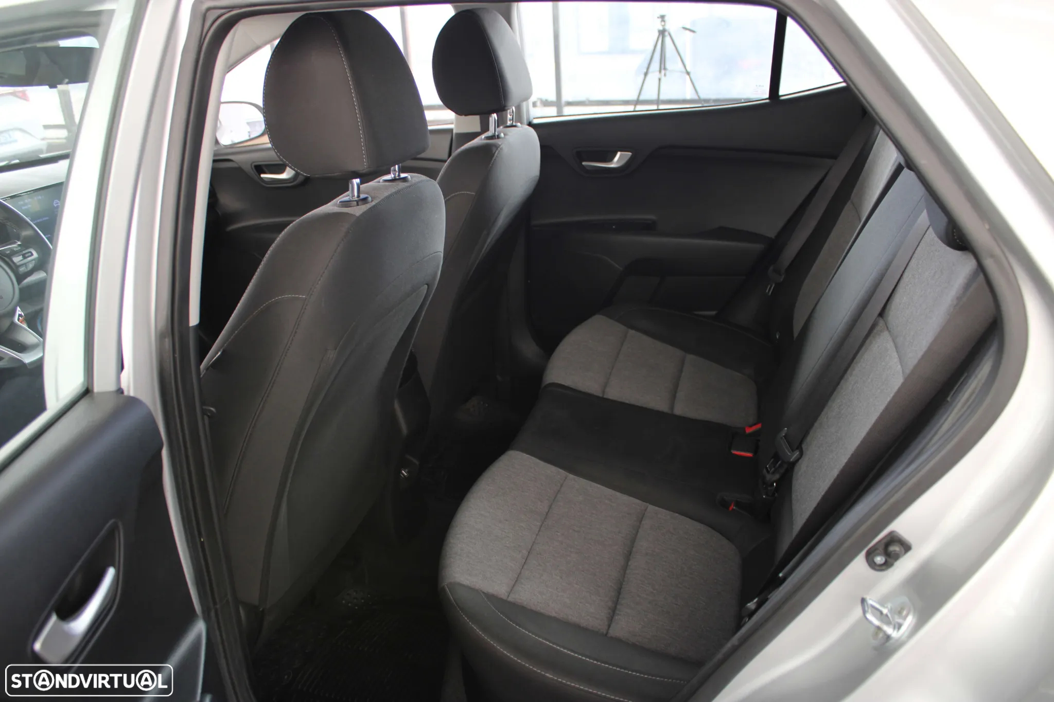 Kia Stonic 1.2 Dynamic - 19