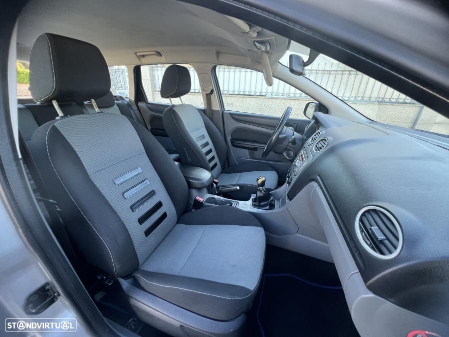 Ford Focus SW 1.6 TDCi Trend - 19