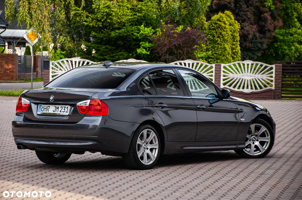 BMW Seria 3 320i - 24